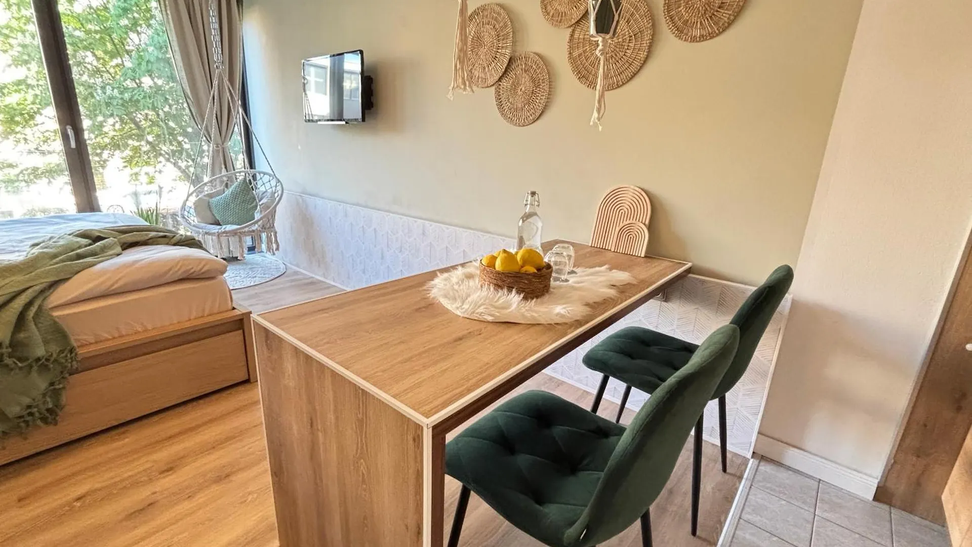 Bohemian Chic Sage Dreams - Munich Central Station Apartman